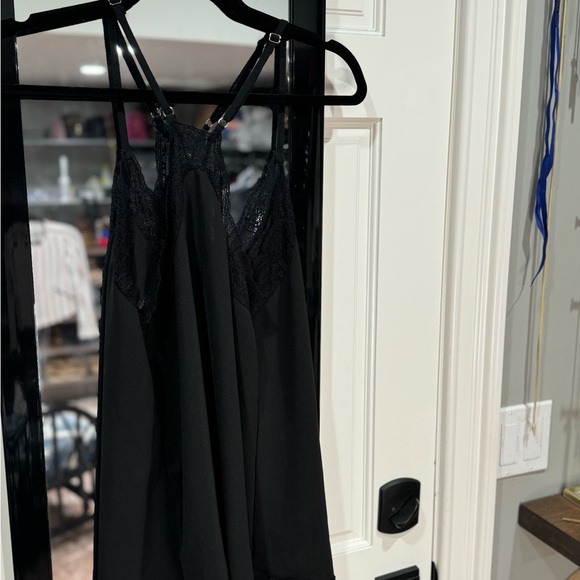 Razor back black lace trim top size small - Picture 12 of 13